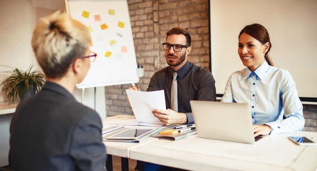 Agencja rekrutacyjna IT praca szuka człowieka